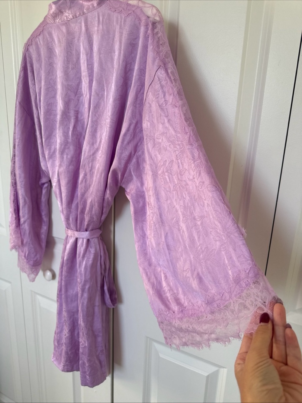 Victoria's Secret Lace Trim Viscose Robe Size M/L Lilac Flowery Pattern Bridal - Picture 13 of 15